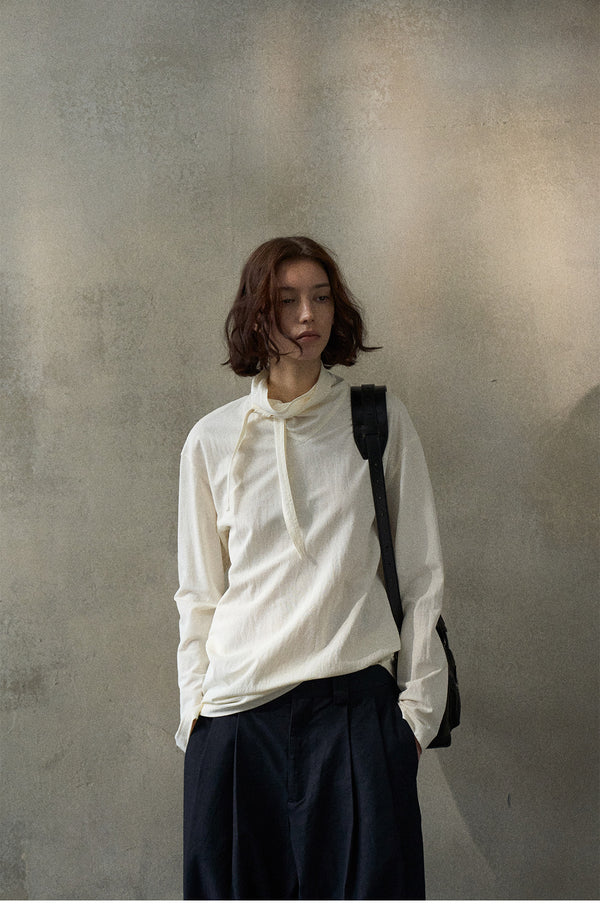 A Stylish, Casual, Simple And Slimming Commuting Top